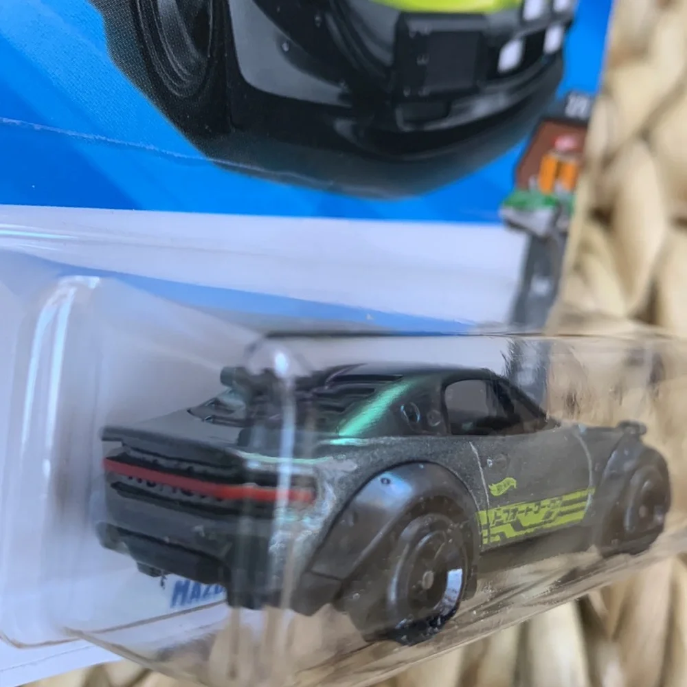 Mazda MX-5 Miata Race Car Hot Wheels Racing Legends Tour Winner Hotwheels 2025